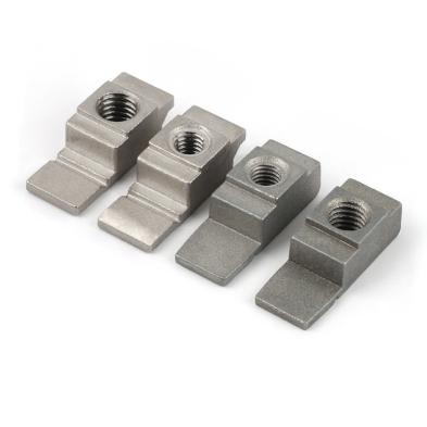 Quels petits raccords d'armoire maintiennent réellement un boîtier industriel ensemble ?